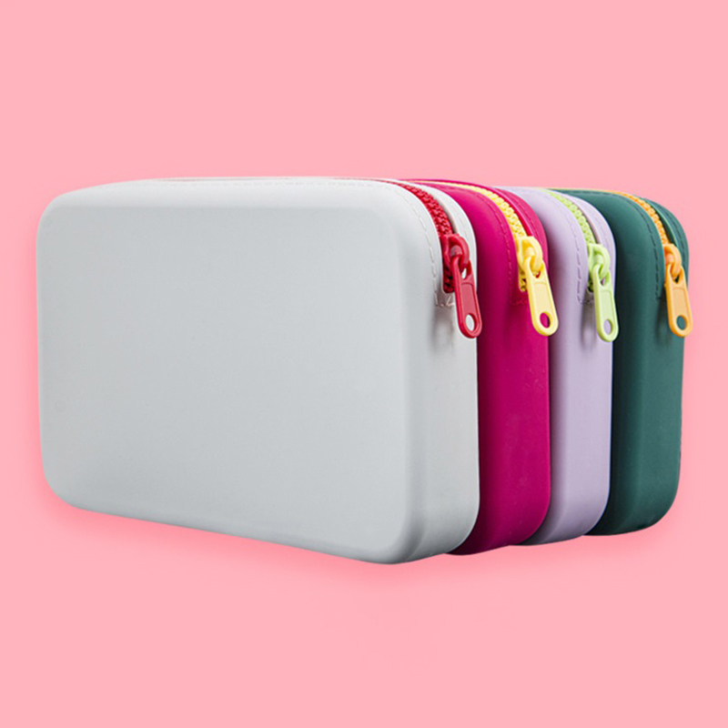 حقيبة سيليكون مربعة لتخزين مست - مراجعة Tech Accessories Kit وسعره